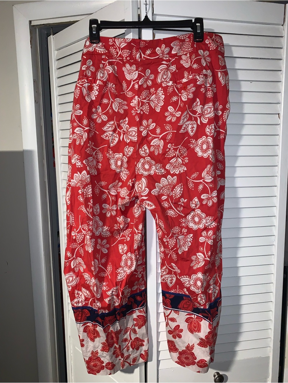 Eloquii Plus Size Women’s Printed Button-Hip Cropped Pants - Picture 2 of 4